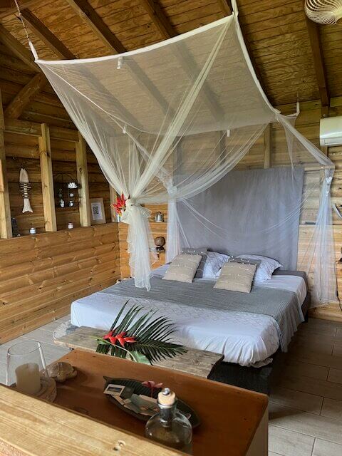 chambre caouanne lit king size