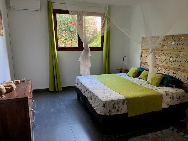 chambre verte lit king size